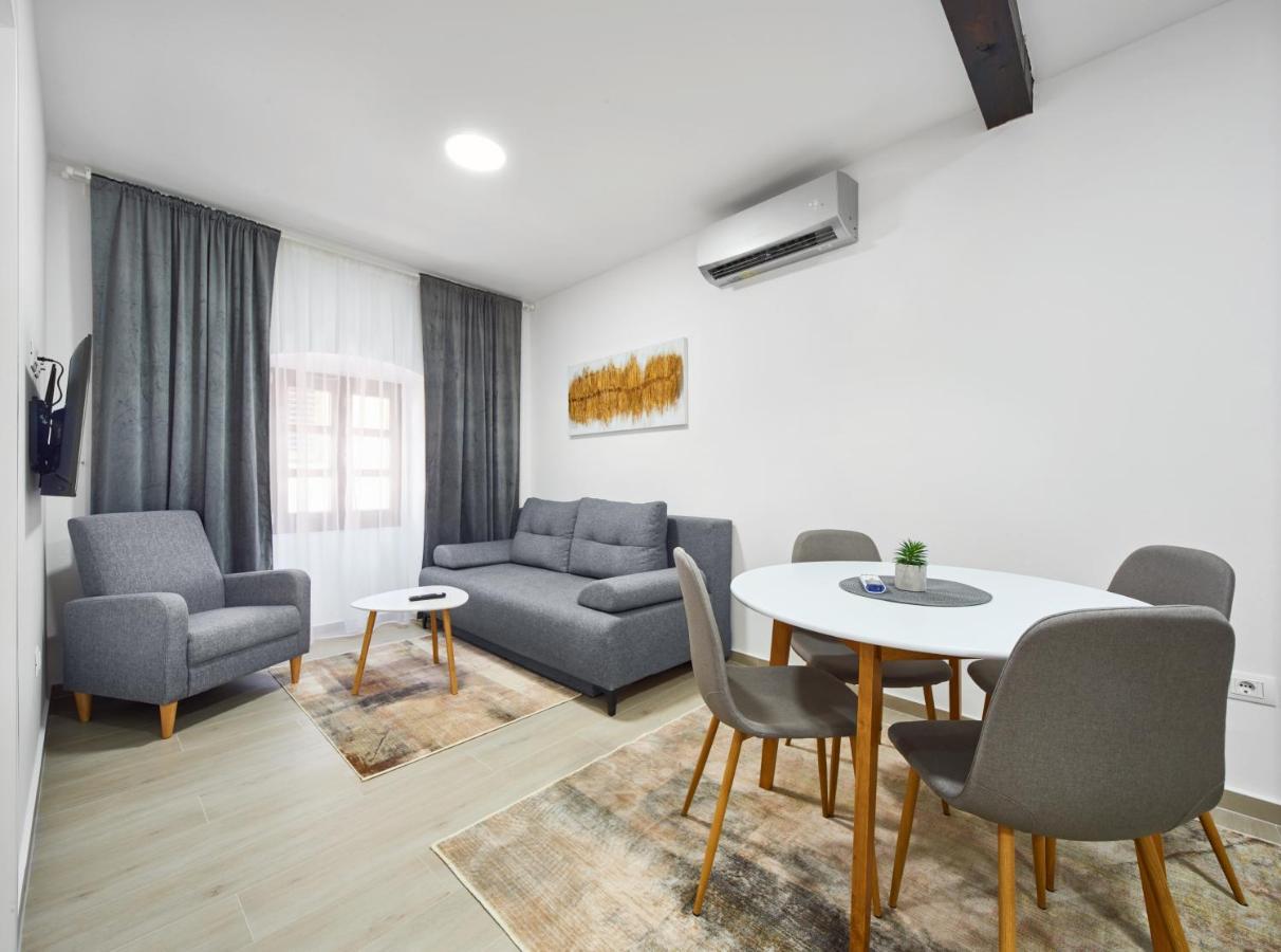 Cardo Apartments Poreč Exterior foto